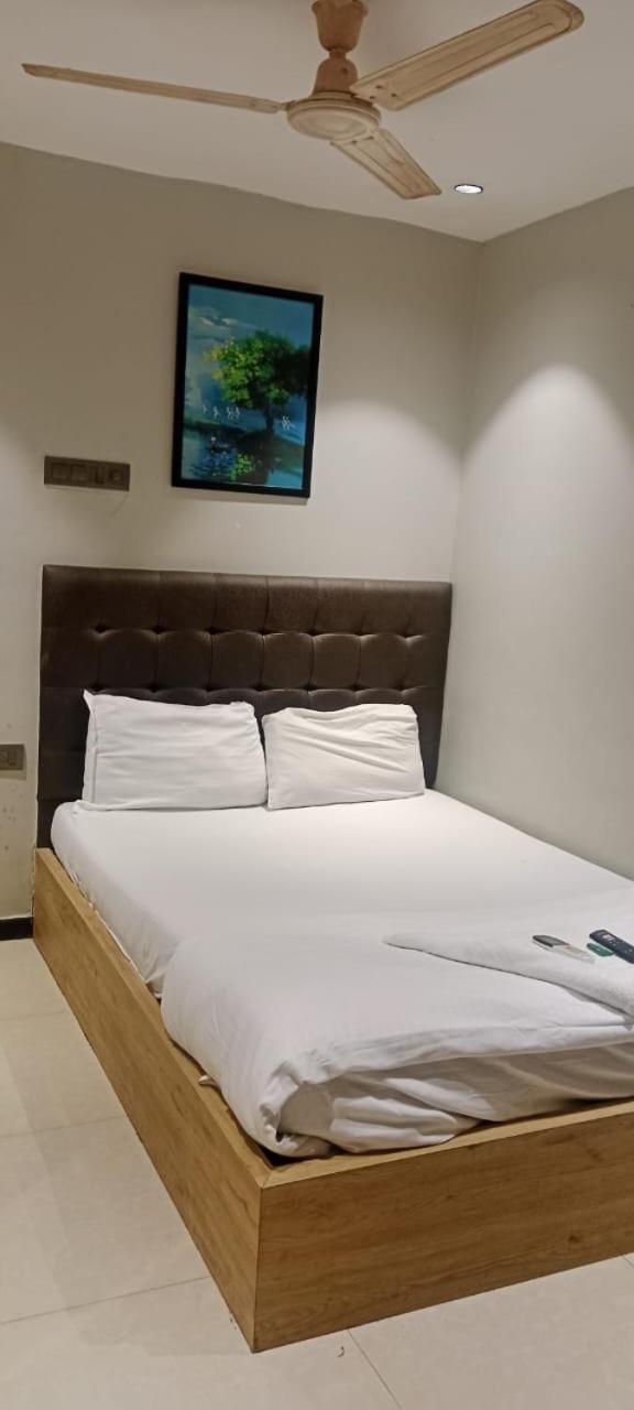 Hotel Sunrise Residency Mumbai Ngoại thất bức ảnh