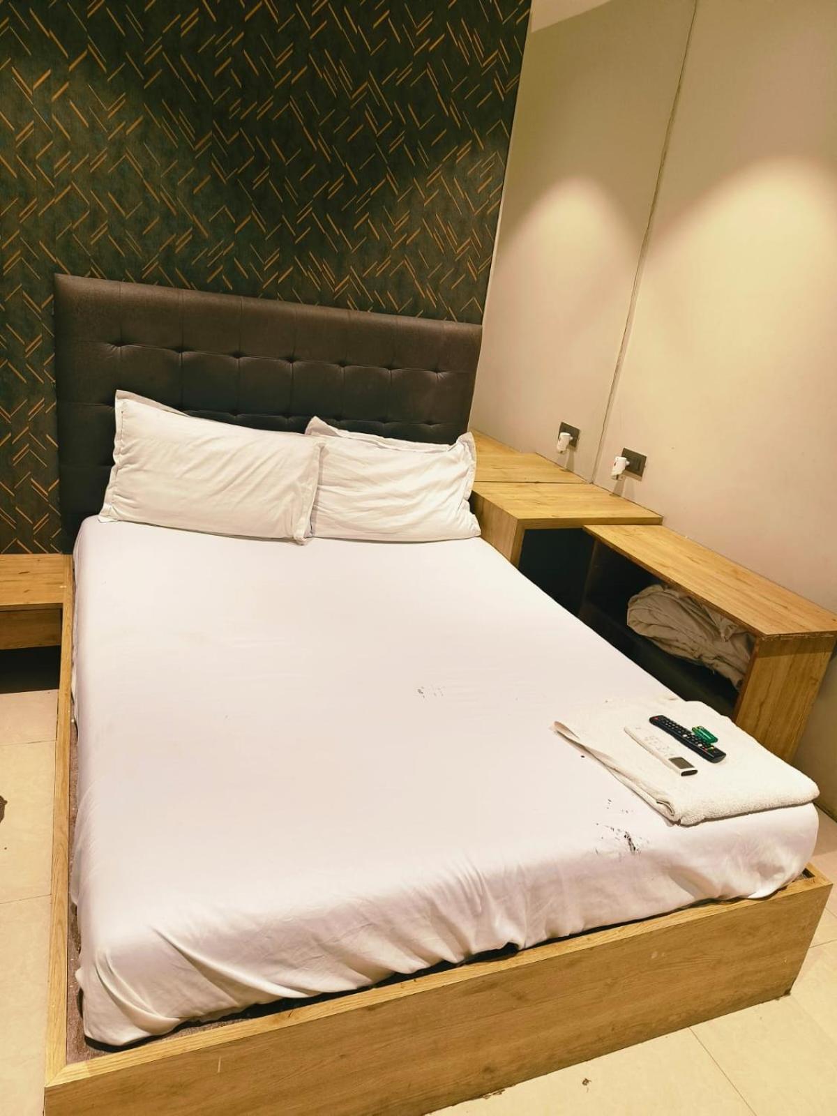 Hotel Sunrise Residency Mumbai Ngoại thất bức ảnh